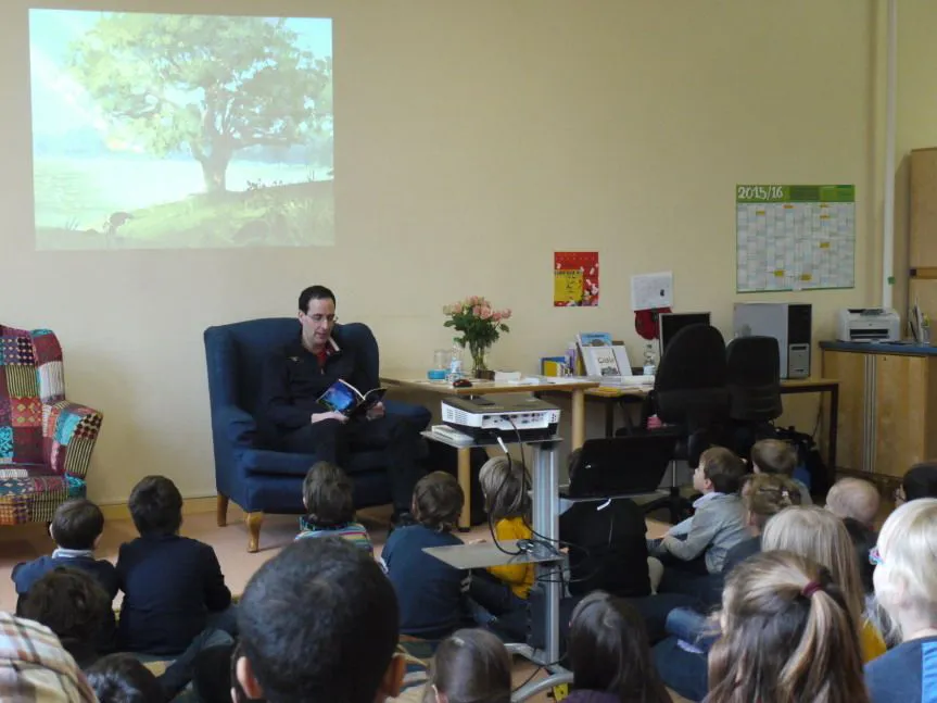 Kinderbuch Lesung in einer Grundschule in Berlin