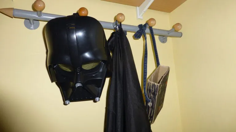 Darth Vader hat seinen Umhang für immer abgelegt, doch bald erwacht die Macht erneut!