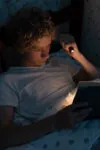 Lesender Teenager